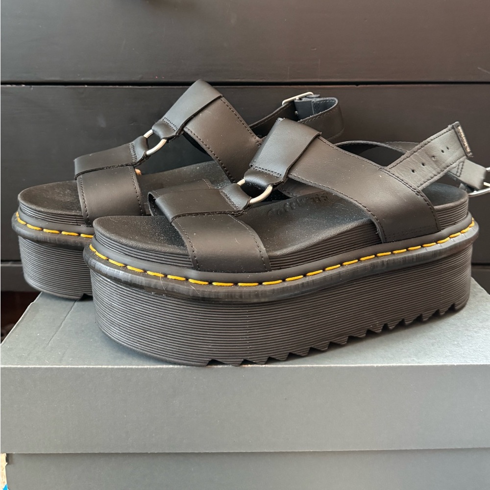 Dr Martens Francis Sandals